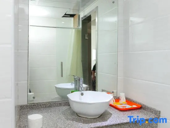 Yiyuan Holiday Hotel