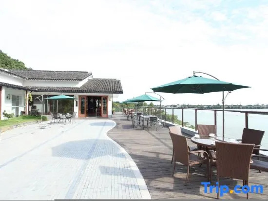 Nanbei Lake Huguang Shanju Holiday Hotel