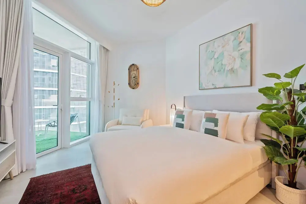 Sophisticated Studio Escape – Luxury Design