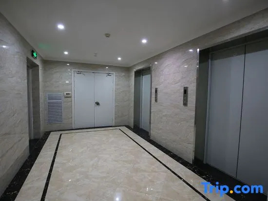 Hangzhou Tonglu Shengtuo Serviced Apartment (Tonglu East Station Jiangnan Town)