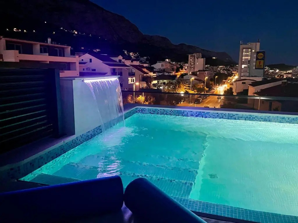 Skypool Suite 77 with private pool