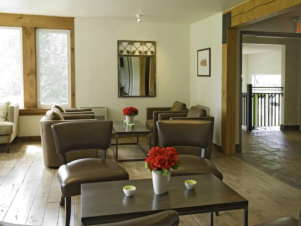 Pine Lodge Inn