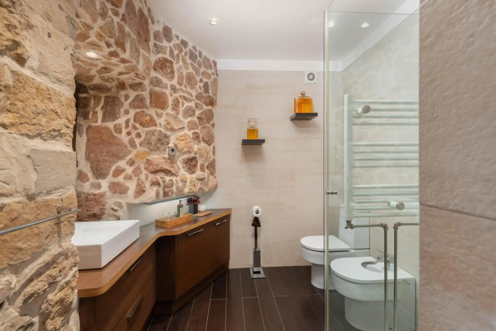 Confluentia H&A - Believe It or Not Apartments