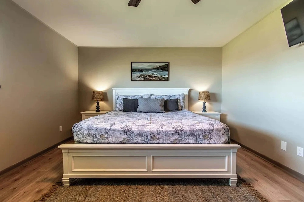 Sleeps 33 - Oceanfront Luxury 2 Pools & 2 Houses