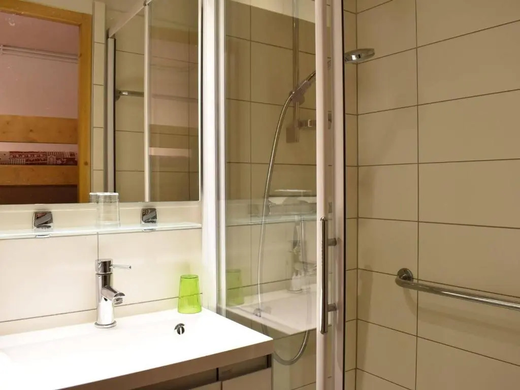 Appartement Méribel, 1 pièce, 3 personnes - FR-1-180-32