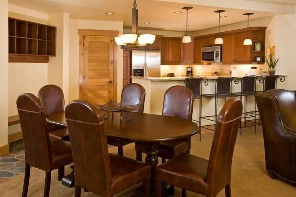 6112 Bear Lodge, Trappeur's Crossing Apartment 3