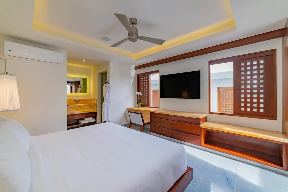 Spectacular Modern Luxury and Exceptional Amenities at Mantea Casa Cabo in Pedregal