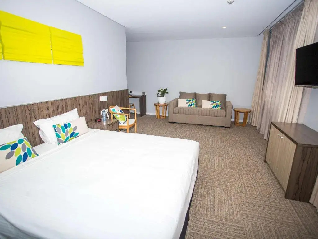 Ibis Styles The Entrance