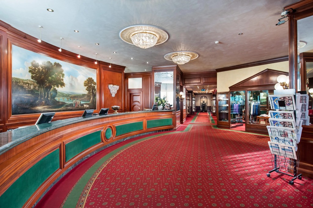 Отель Royal Hotel Carlton
