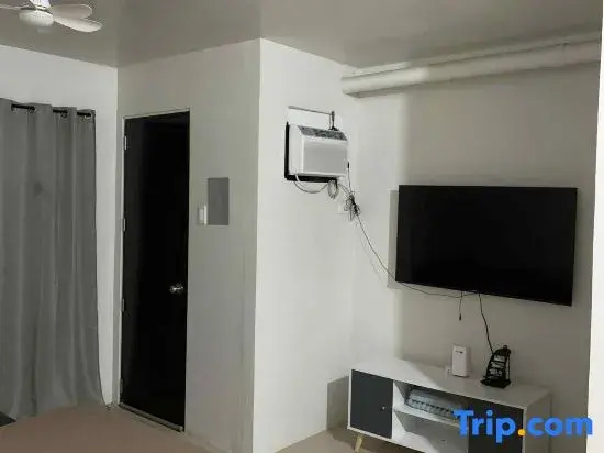 Haus of Emerald Studio Condo by Ollie- Plumera Mactan