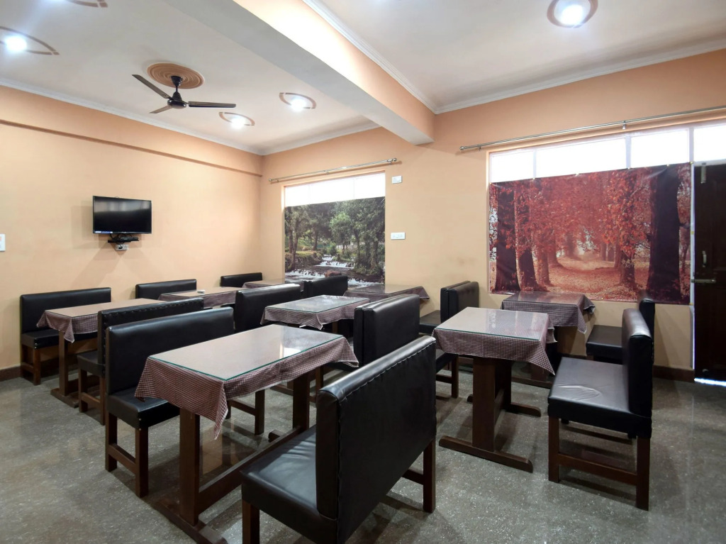 OYO 12202 Hotel Samar
