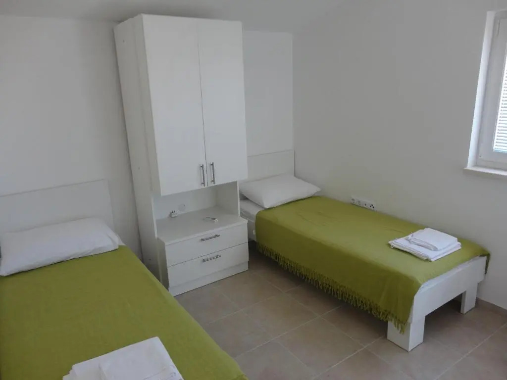 Mimice Bay Apartments