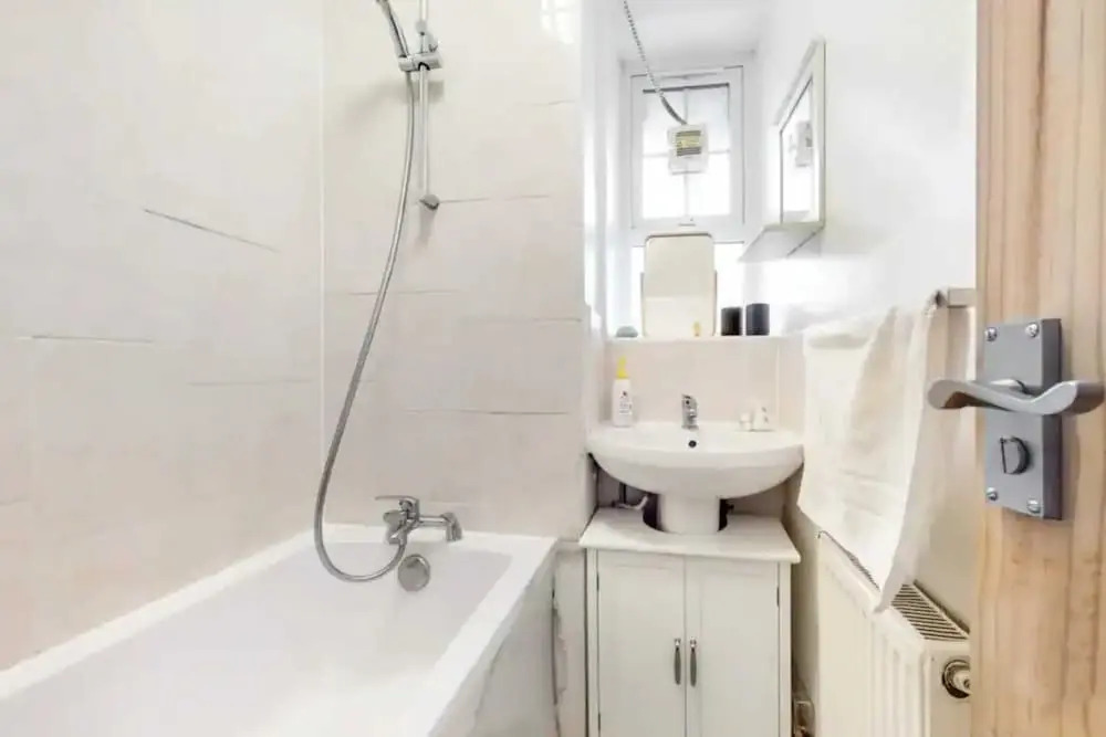 Central & Cosy 2BD Flat Near Canary Wharf