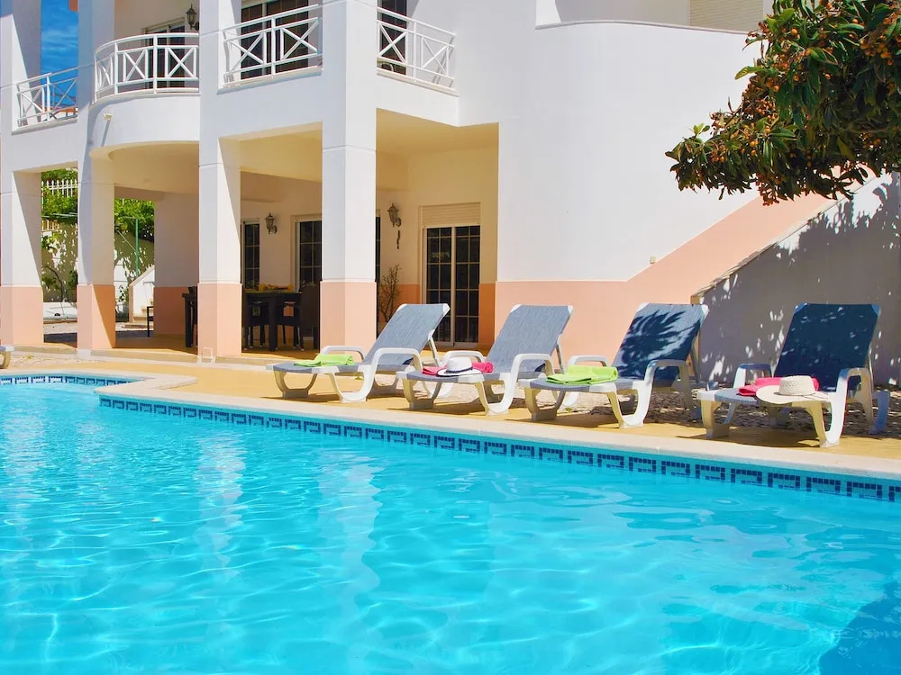 Villa Nespereira - Escapadinha com piscina aquecível e BBQ - Albufeira