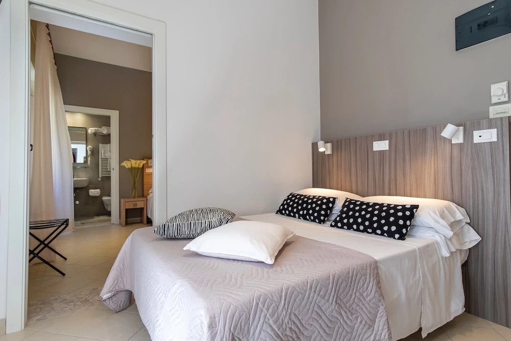 Hotel Mocambo Riccione CENTRALISSIMO AL MARE