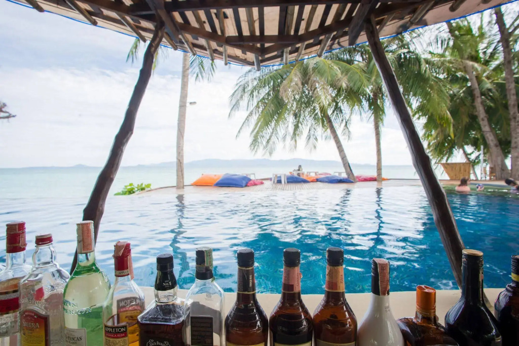 B52 Beach Resort