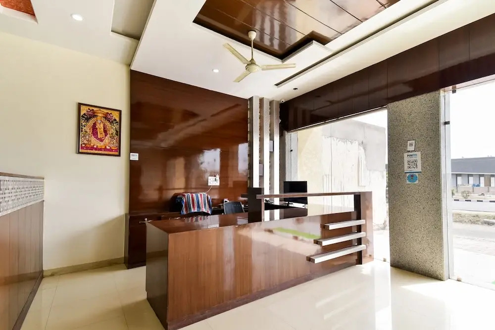 OYO 44607 Glorious Resort