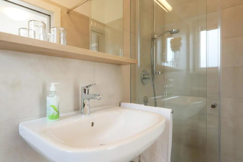 Lingers Suites & Residence