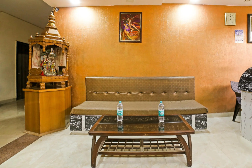 OYO 12847 Hotel Kanha Palace