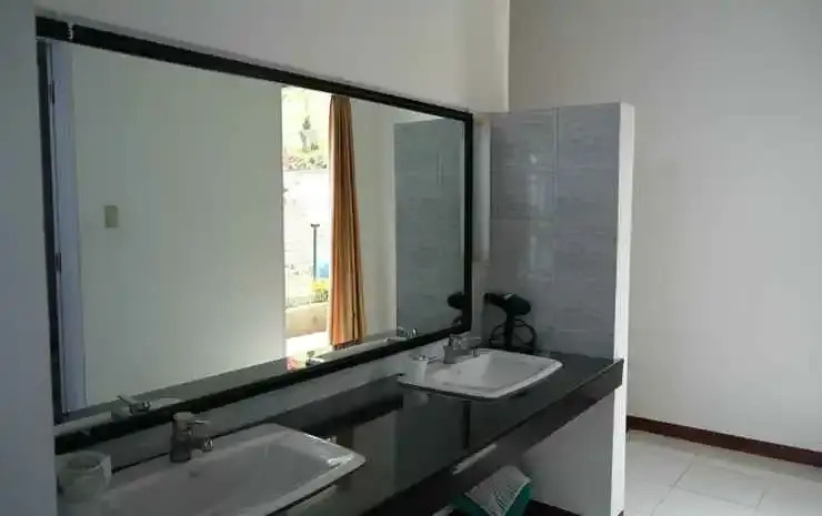 Tiara Bunga Hotel & Villa