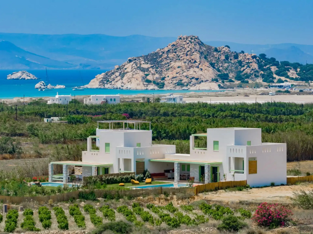Plioni Villas With Private Pool & Suites With Hot Tub