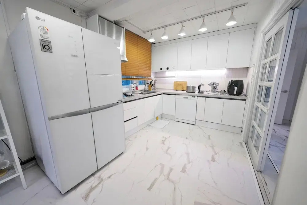 SG Tailored Service Home 5 Min Walk from Metro