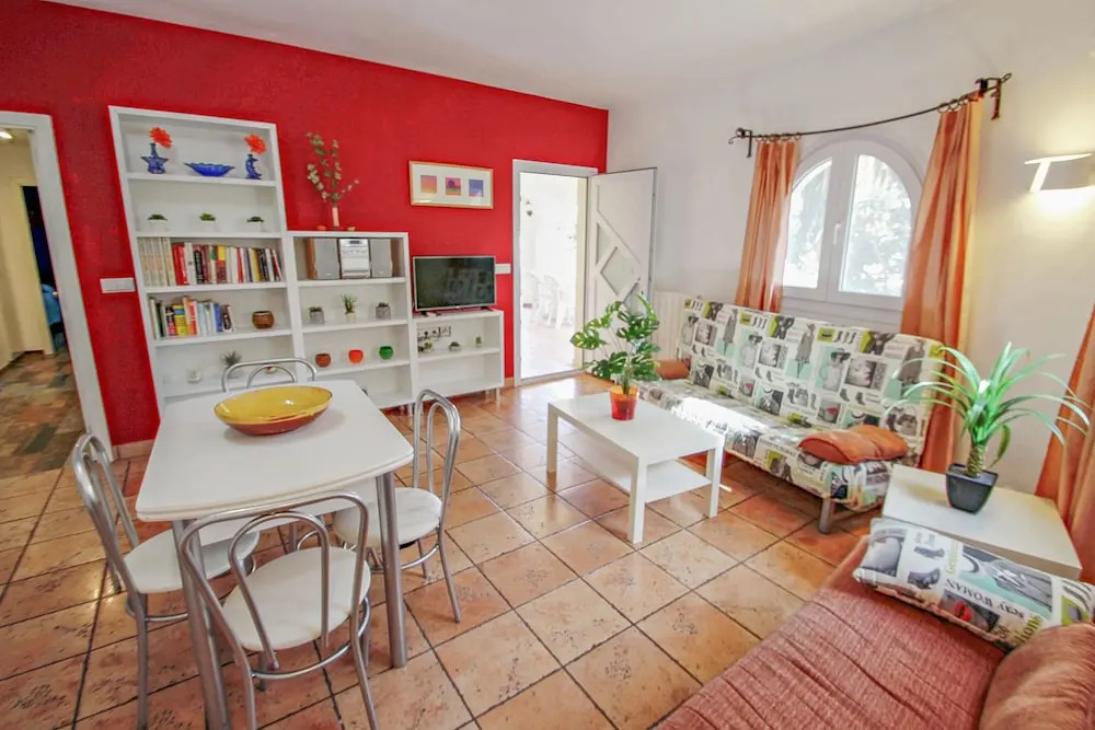 May - pretty holiday property with private pool in Benissa
