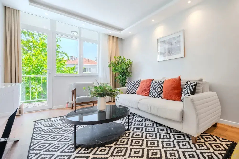 House w Garden 10 min to City s in Beyoglu