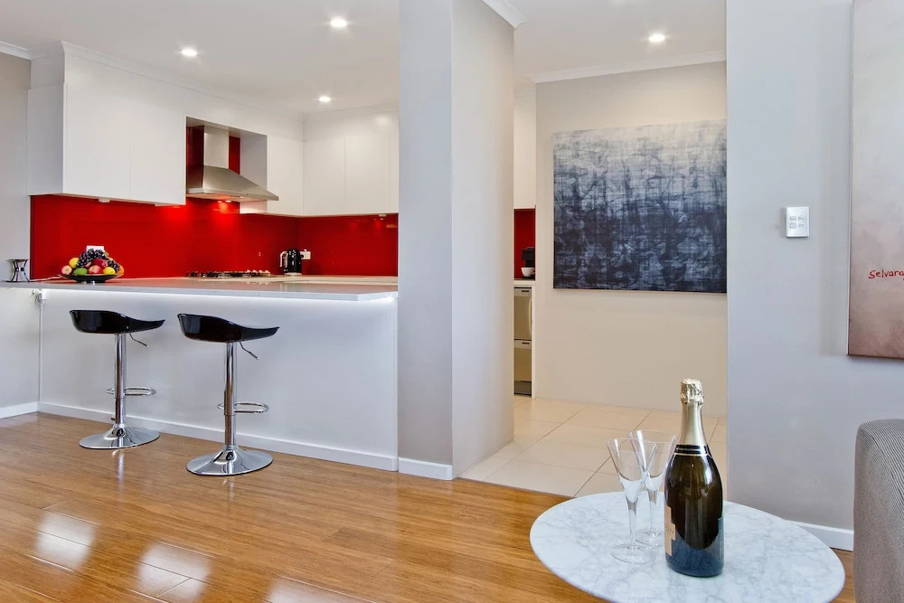 Ample Space In This 1 Bed Apt Also With Pool/Gym