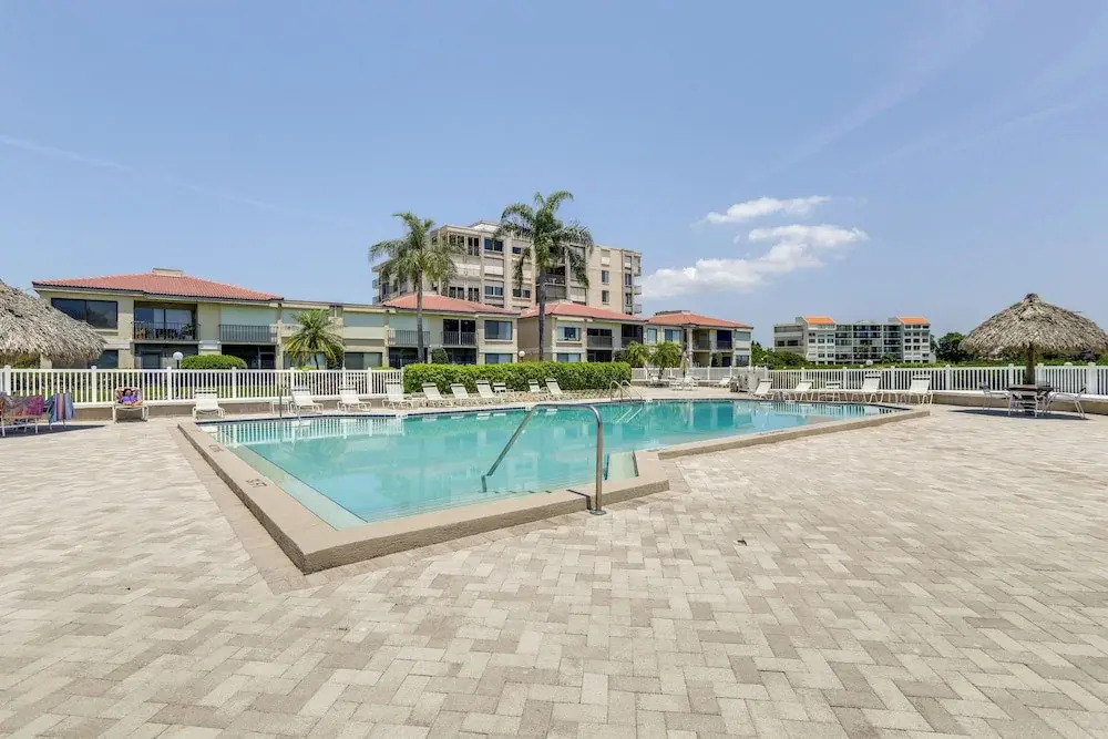 Heated Pool Access: Bayfront Isla Del Sol Condo