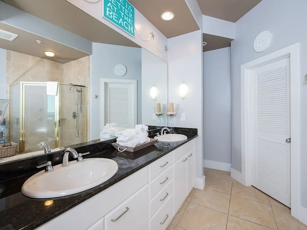 Caribe Penthouse - 3 Br Condo