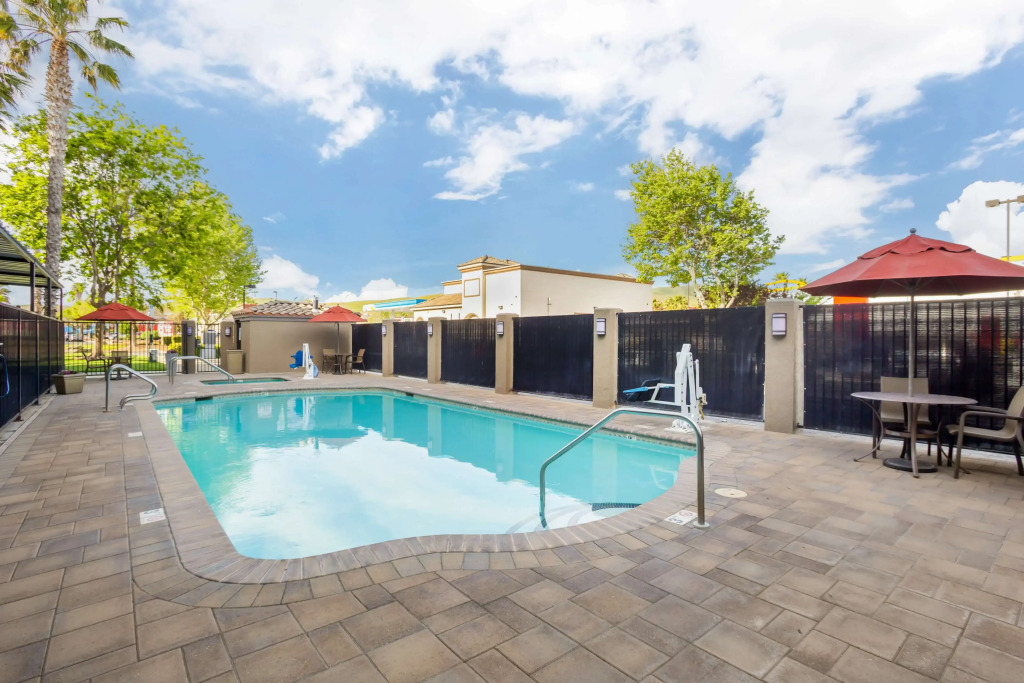 Best Western Plus Villa Del Lago Inn Patterson