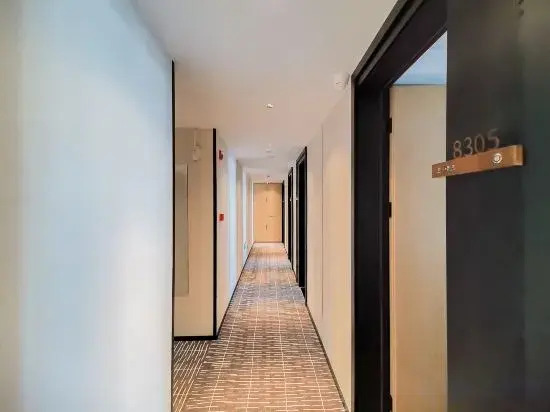 Super 8 Collection Hotel (Beijing Tiantongyuan South Subway Station Yellow River Convention Center)