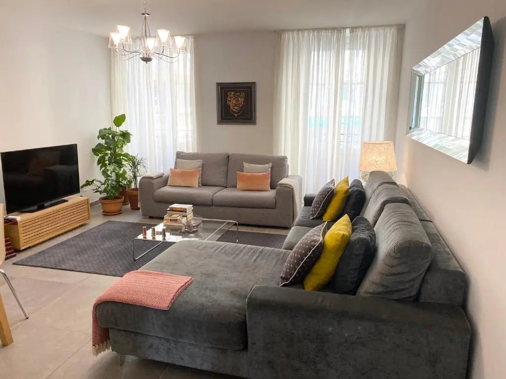 Cozy 2BR Appartment near the Port of Nice