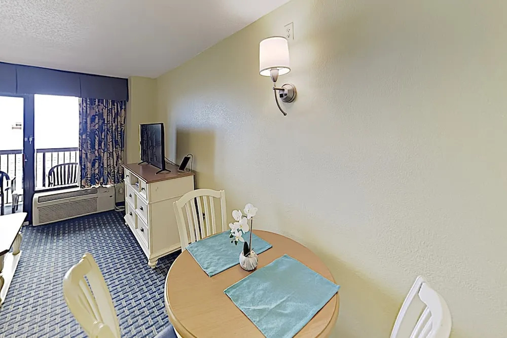 New Listing! Coastal Escape W/ Pools & Hot Tubs 1 Bedroom Apts