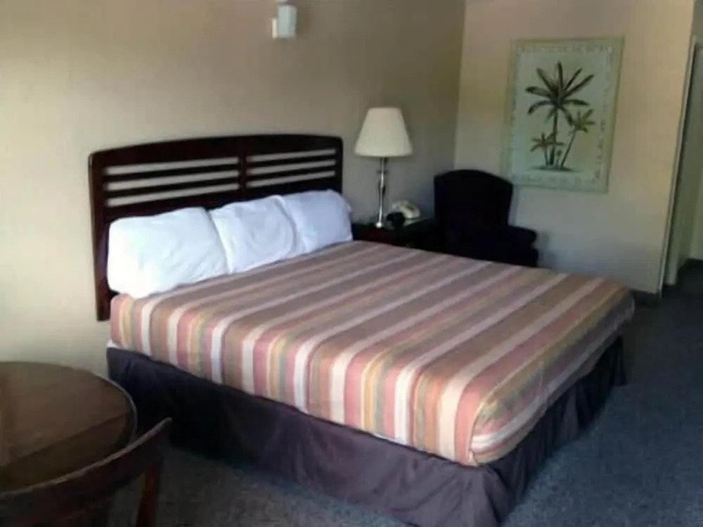 Dinner Bell Motel