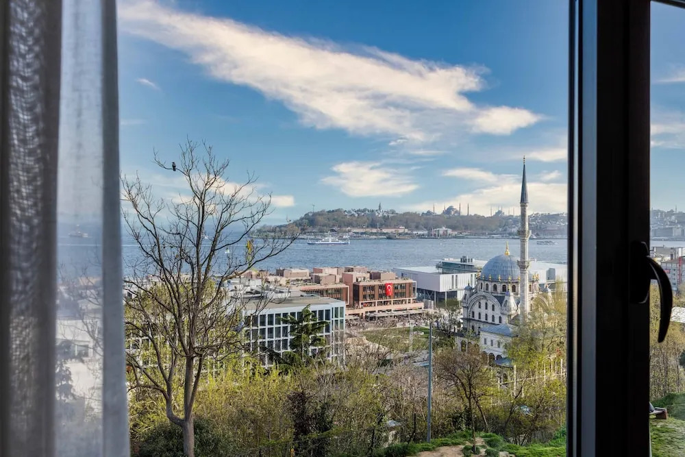 Monnas Bosphorus