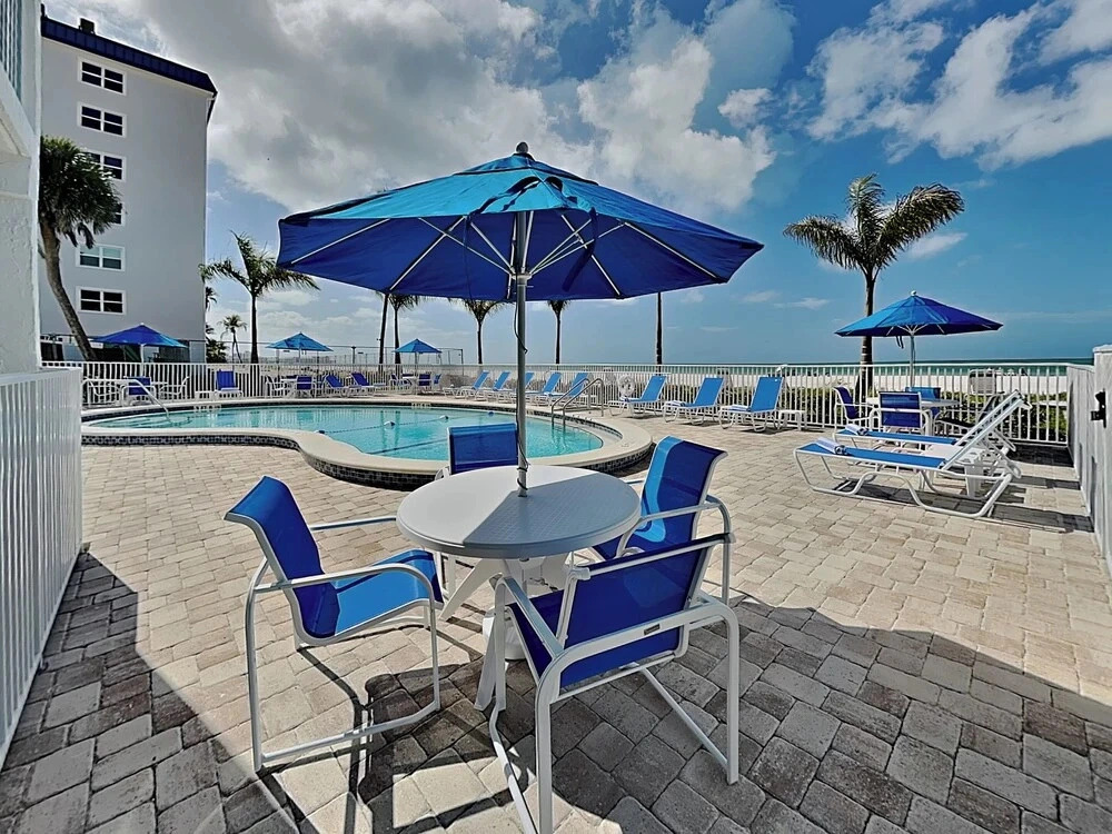 Pointe South 106