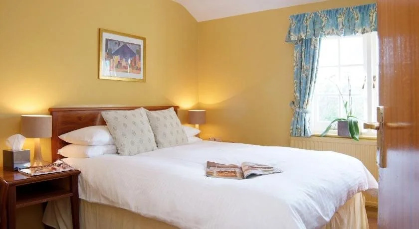 Tumbling Weir Hotel