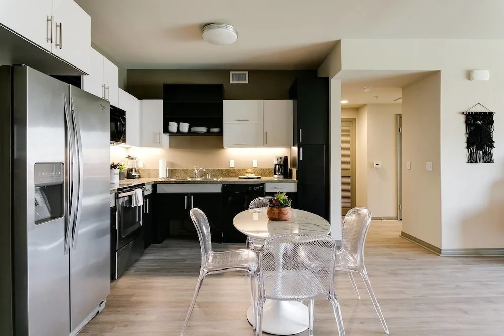 Walk to Venice Beach From a Sleek Apartment