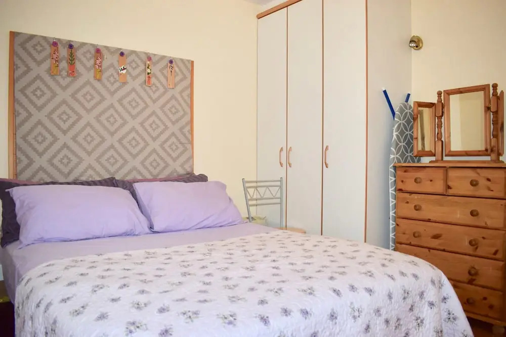 1 Bedroom Apartment on Cathal Brugha St Sleeps 2