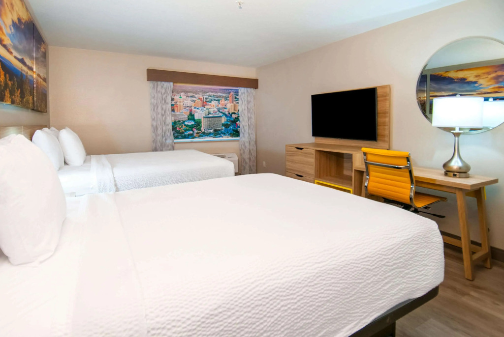 Days Inn & Suites by Wyndham San Antonio North/Stone Oak