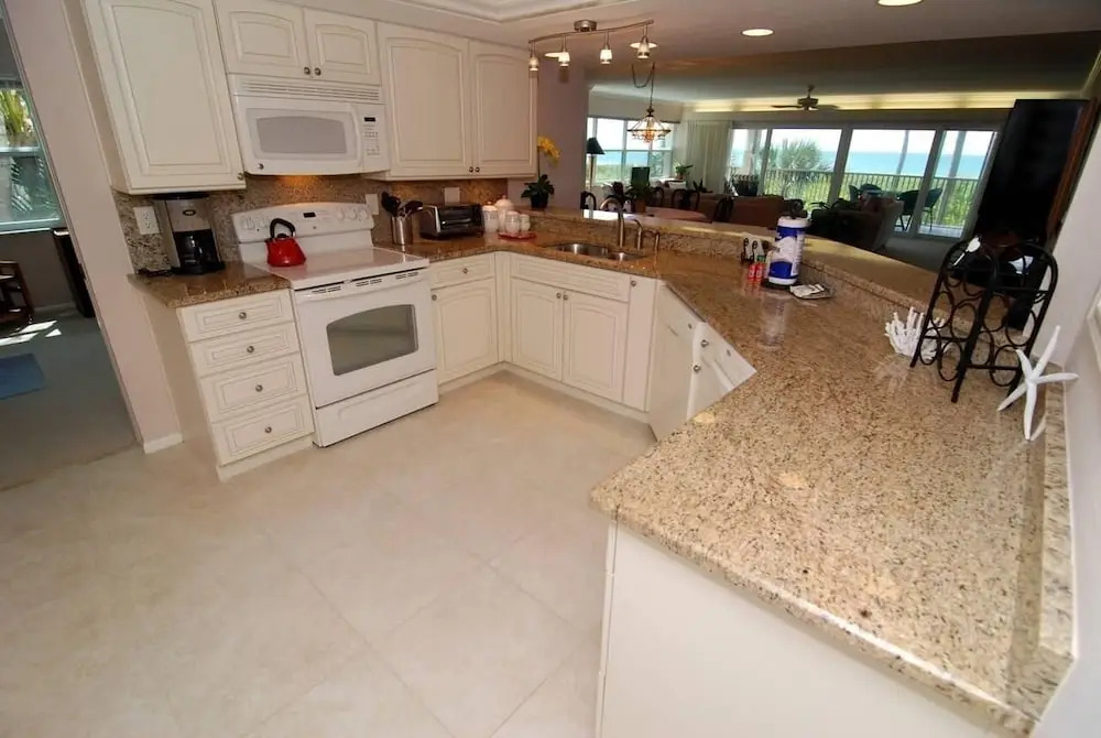 Beachcomber A101 - Gulf Views & Direct Beach Access! 3 Bedroom Condo