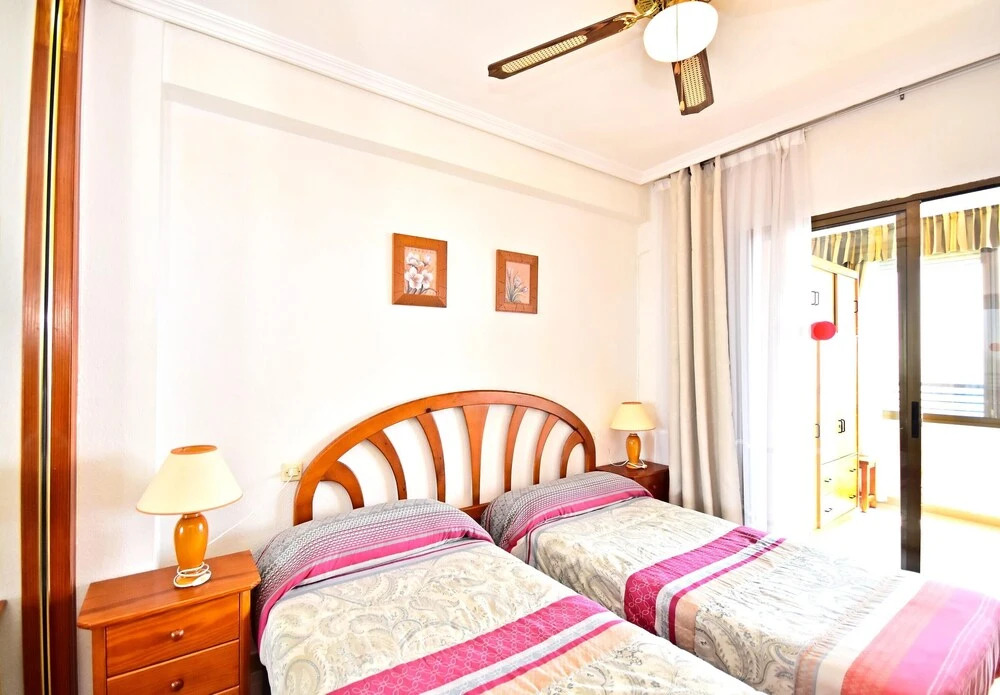 Apartment with One Bedroom in Benidorm, with Wonderful City View And Pool Access - 700 M From the Beach