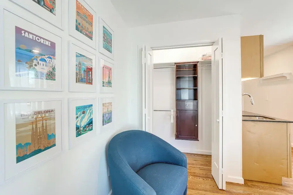 Walk to Gathering Place & Brookside: Tulsa Studio
