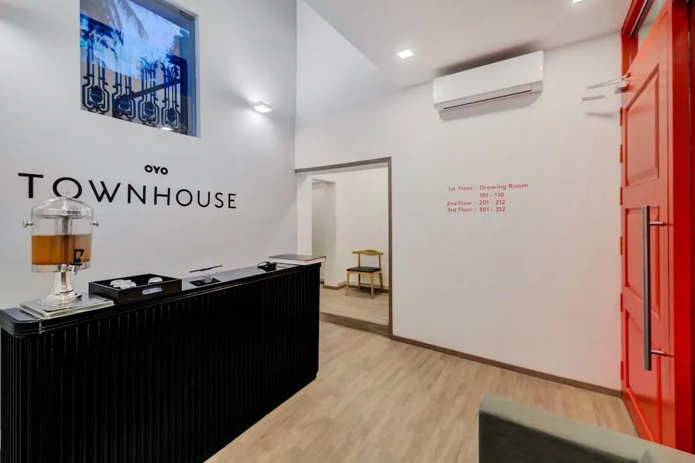 OYO Townhouse 073 Swargate