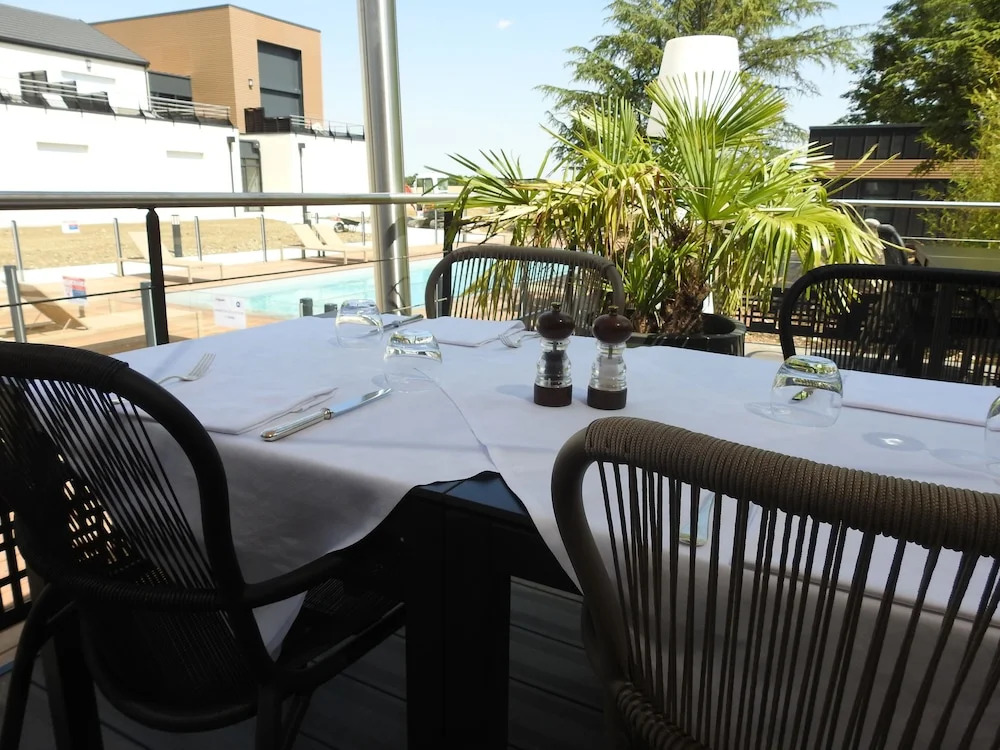 Logis Hotel Relais Saint Jacques - Châteauroux