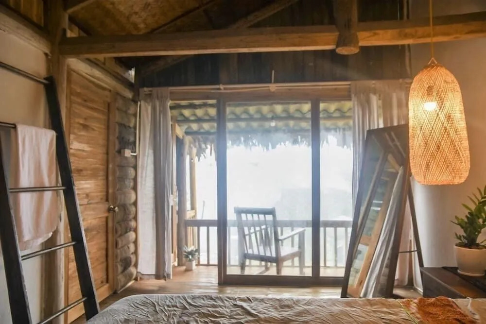 Toce House Tả van