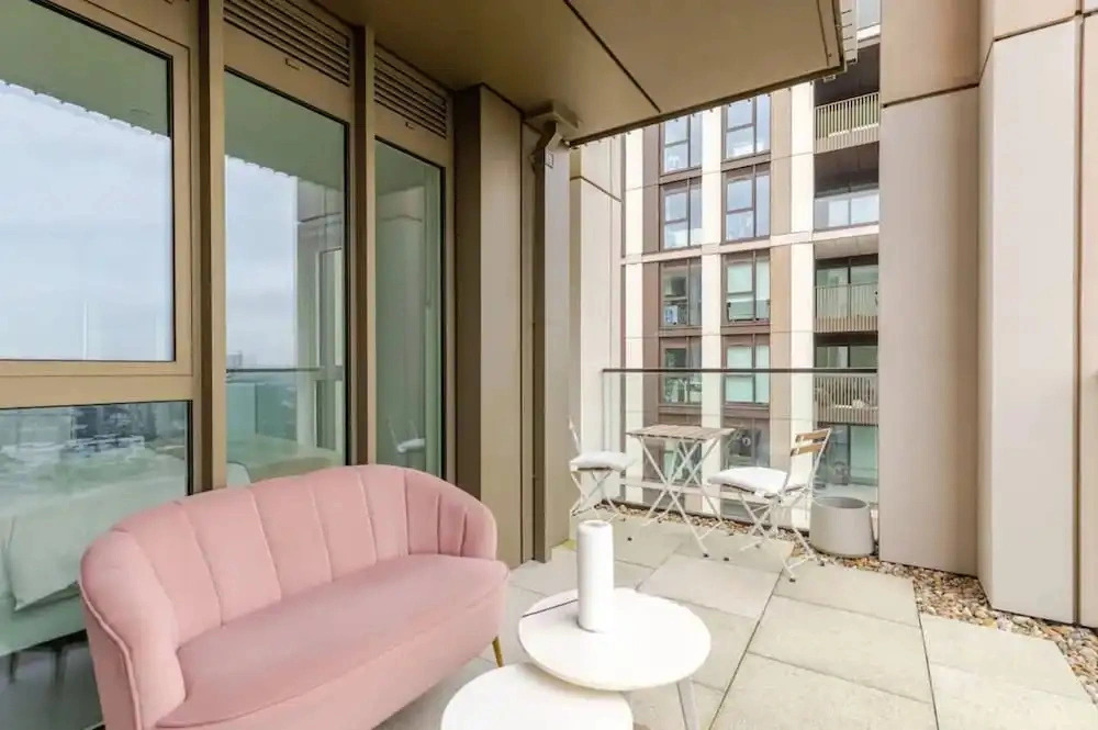 White City 2BR Skyview Penthouse Near The Tube