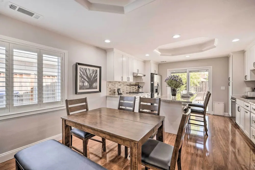Walkable Family Home Near Levi's Stadium!